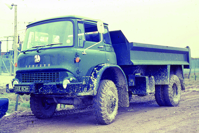 Bedford serie M Camion di utilità generale 18-C02819