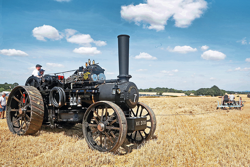 Vintage traction engines
