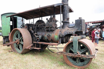 Very rare French-built steam roller spotted in Oxfordshire!