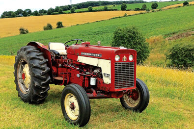 International Harvester 424; a fantastic utility tractor!