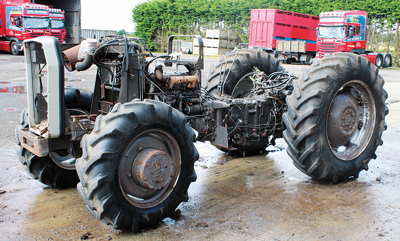 Massey Ferguson 698