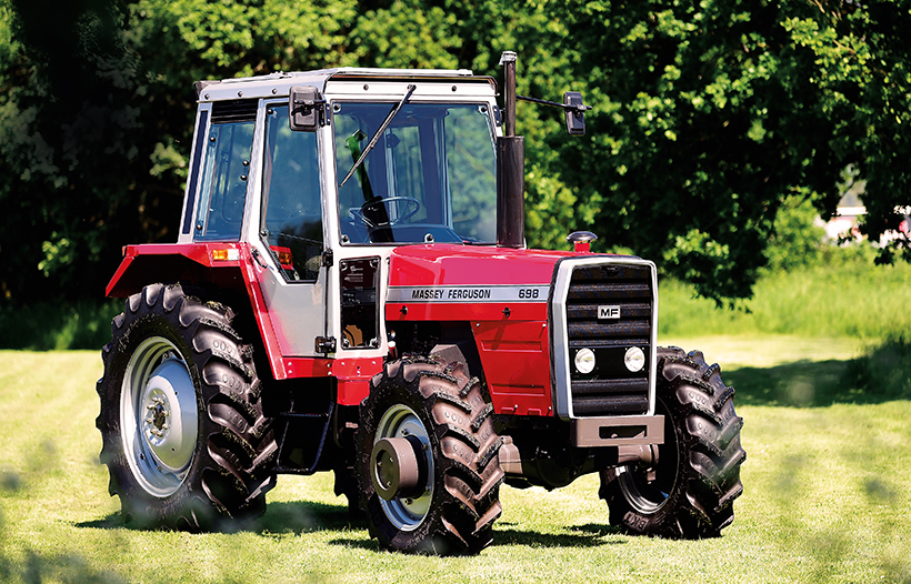 Massey Ferguson 698