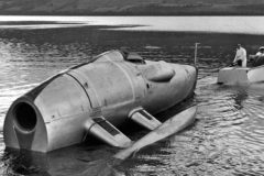 Disastrous world water speed record attempt