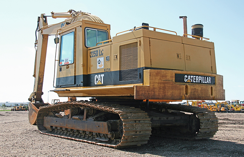 Il modello 225 è stato il primo escavatore Caterpillar 8.-Cat-225D-LC_amd