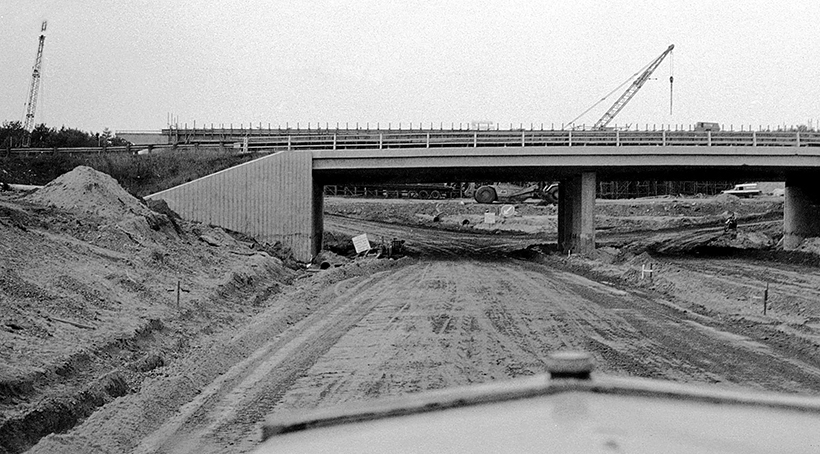 Building the M25 motorway