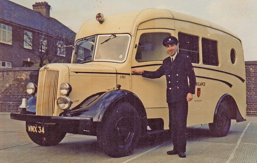 1939 Morris Commercial CV11/30 ambulance